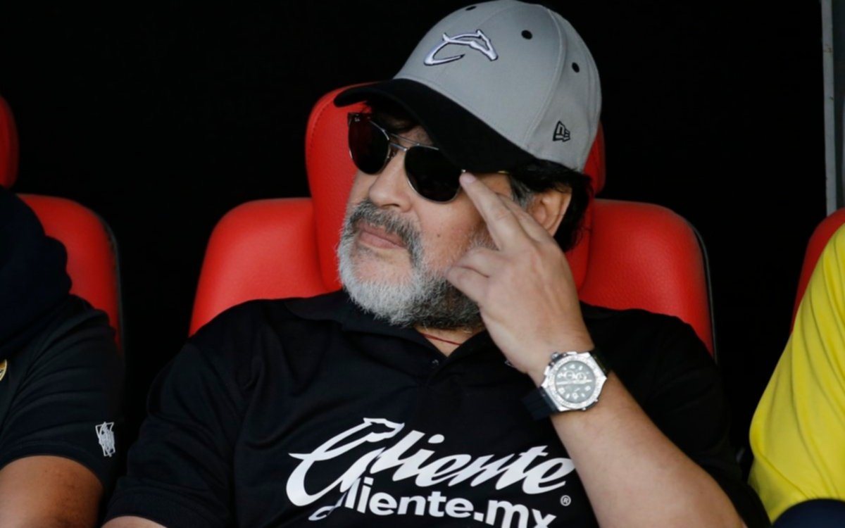 Por "cuestiones de salud", Maradona dejó de ser el técnico de Dorados