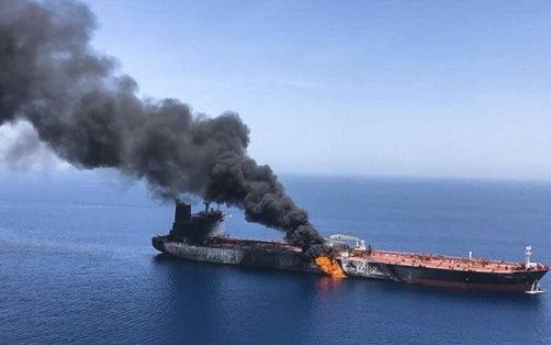 El petróleo cerró con alzas superiores a 2% a raíz de un conflicto en el golfo Pérsico