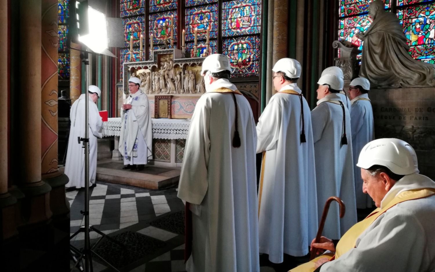 Notre Dame celebró su primera misa tras el incendio