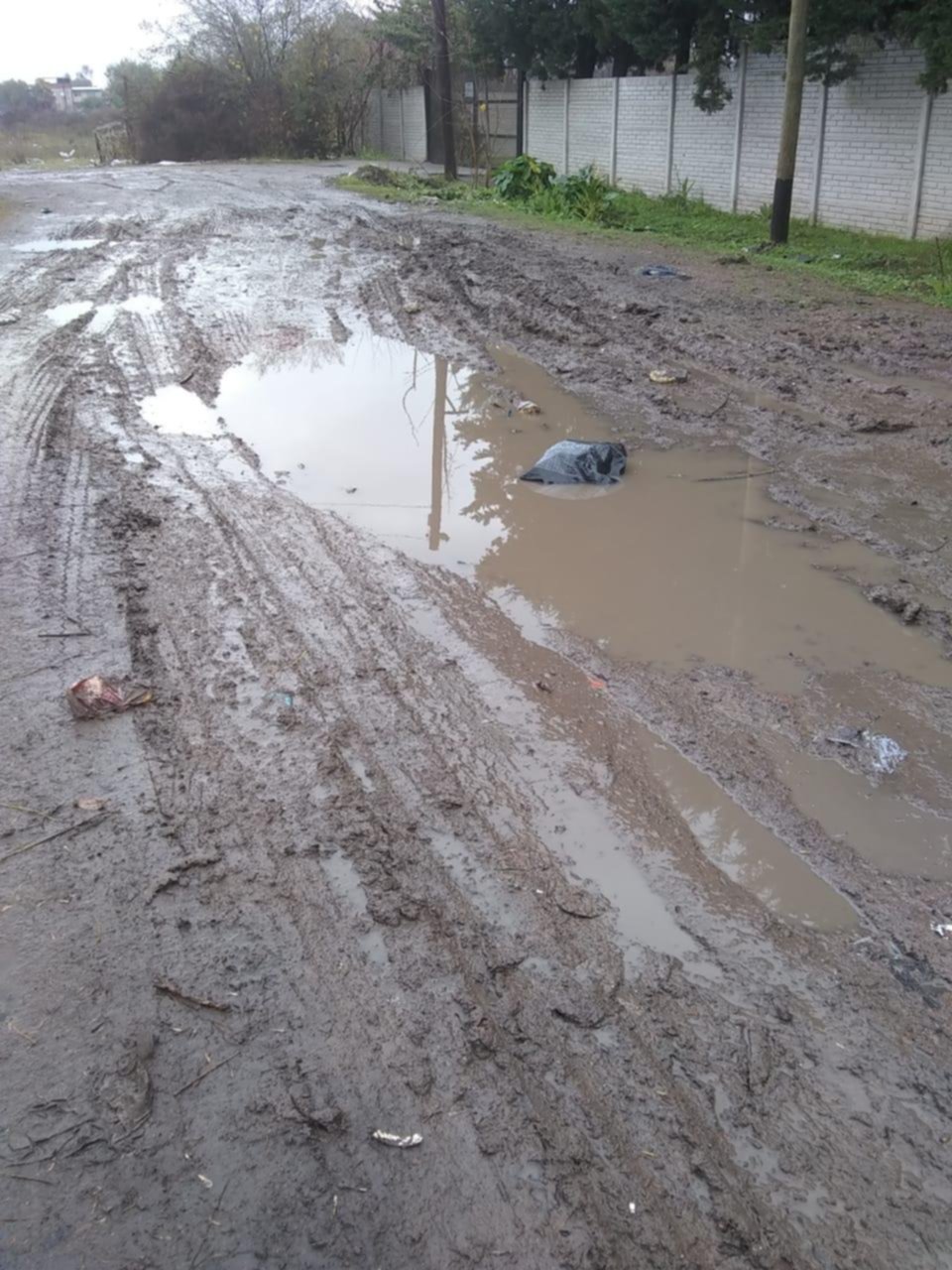 Imposible circular por el barro en 54 entre 149 y 150
