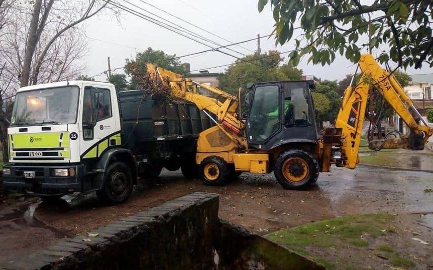 Operativo para reparar daños y asistencia a vecinos
