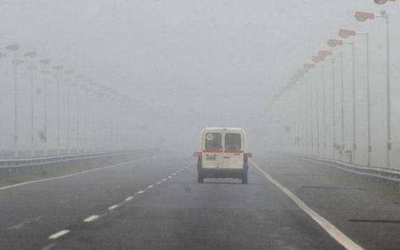 Bancos de niebla en la Autopista 