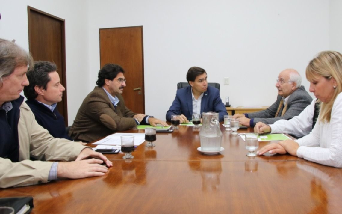 Empresas mineras de la Provincia donan material para conectar a las escuelas rurales