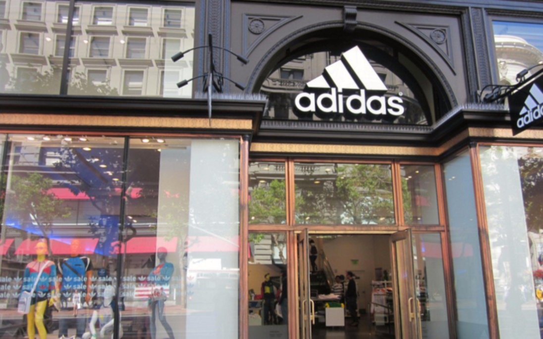 Adidas pierde batalla judicial en Europa y no podrá registrar las tres bandas como propias