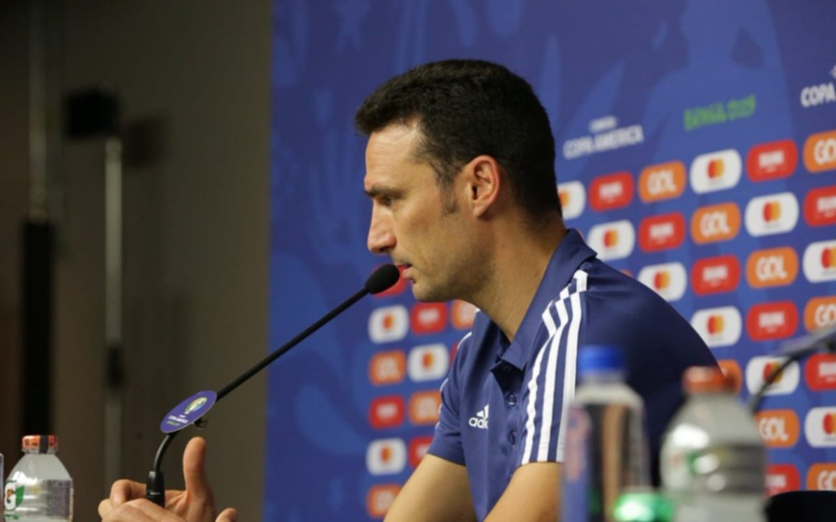 Scaloni: "Tuvimos más la pelota, fuimos más precisos y faltó un poco para poder convertir"