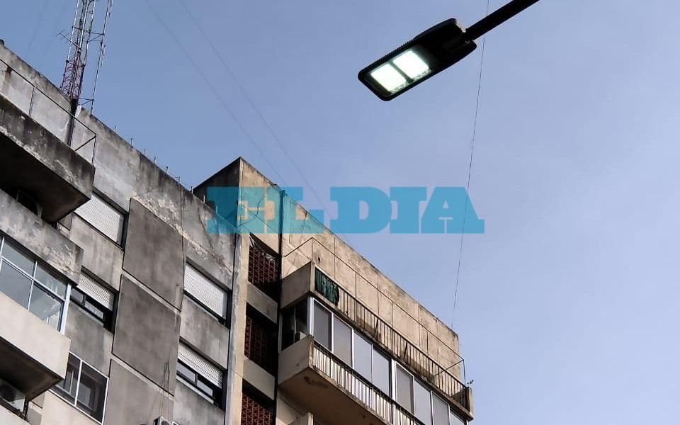 La Avenida 7, de 45 a 54, fue un festival de luces encendidas a plena luz del día