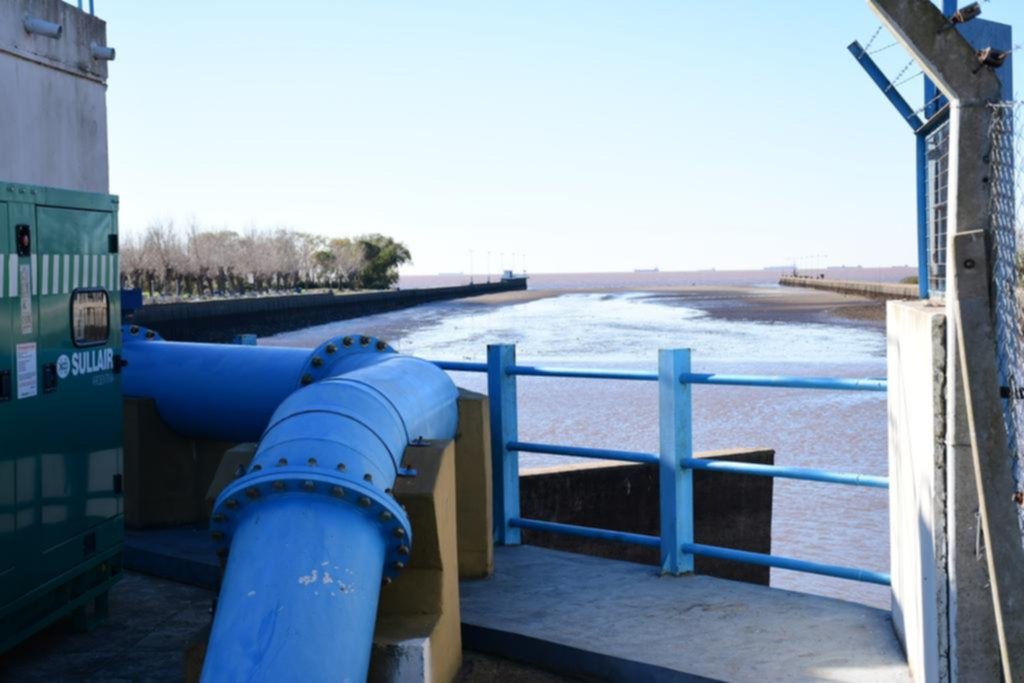 El Río de la Plata recuperó sus niveles pero muchas canillas siguen “secas”