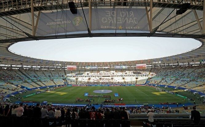 Raro: las tribunas en Brasil siguen vacías pero hay más gente que en Chile 2015