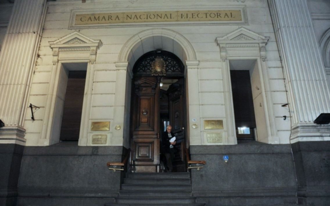 Confirmaciones, movidas de última hora e incógnitas a 24 horas del cierre de listas