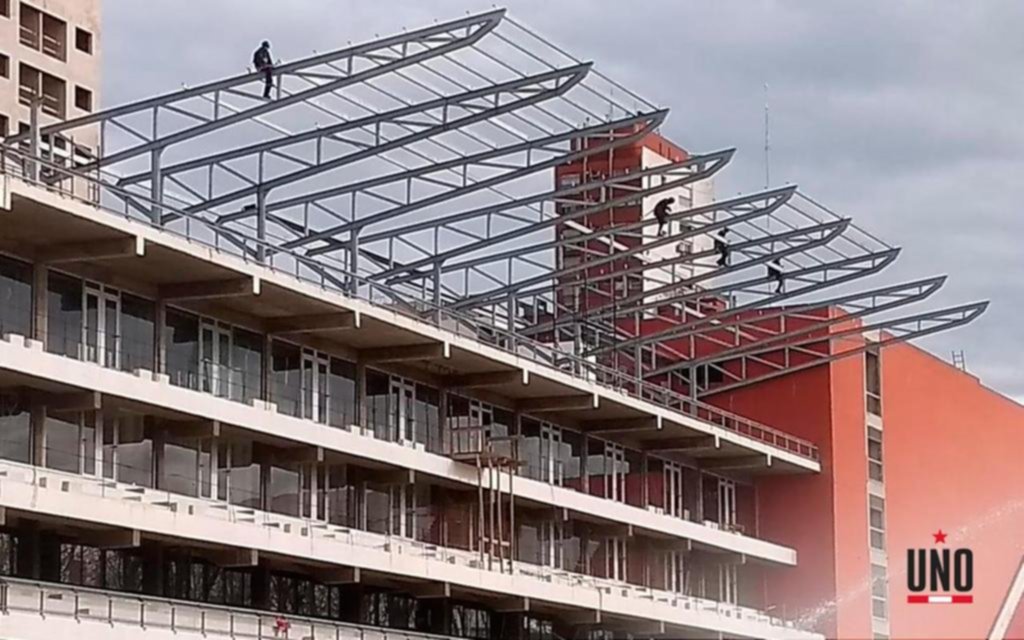 Sigue la puesta en escena del techo de calle 1