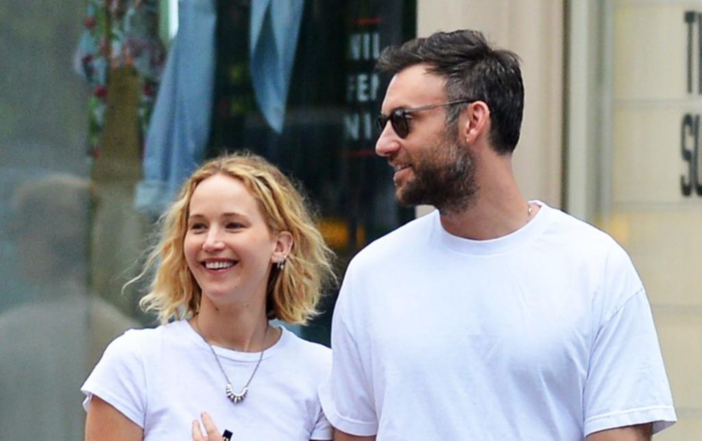 J-Law, no ve la hora de casarse con su novio