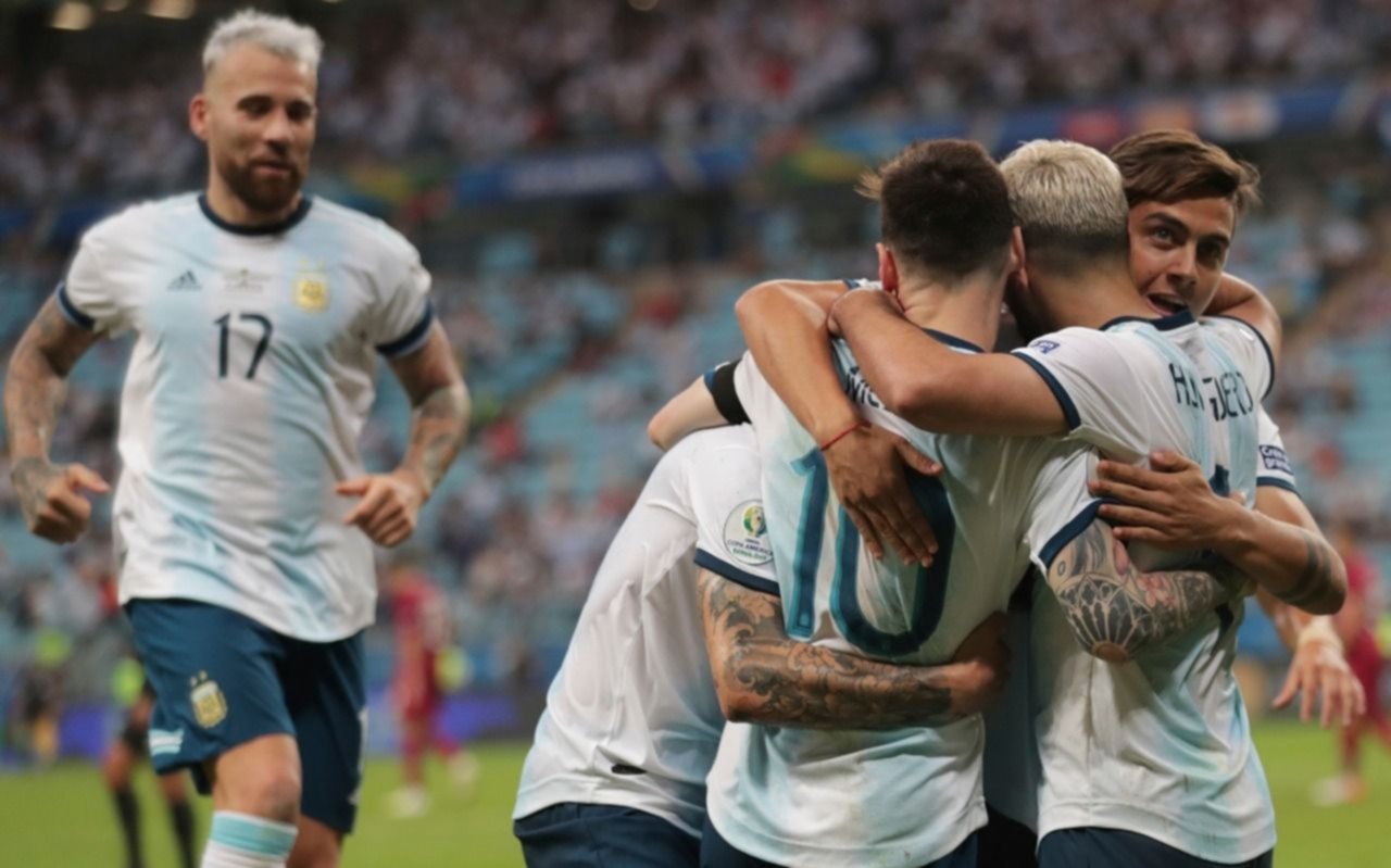 Subió algunos Scalonis: Argentina mejoró, venció a Qatar y se metió en Cuartos