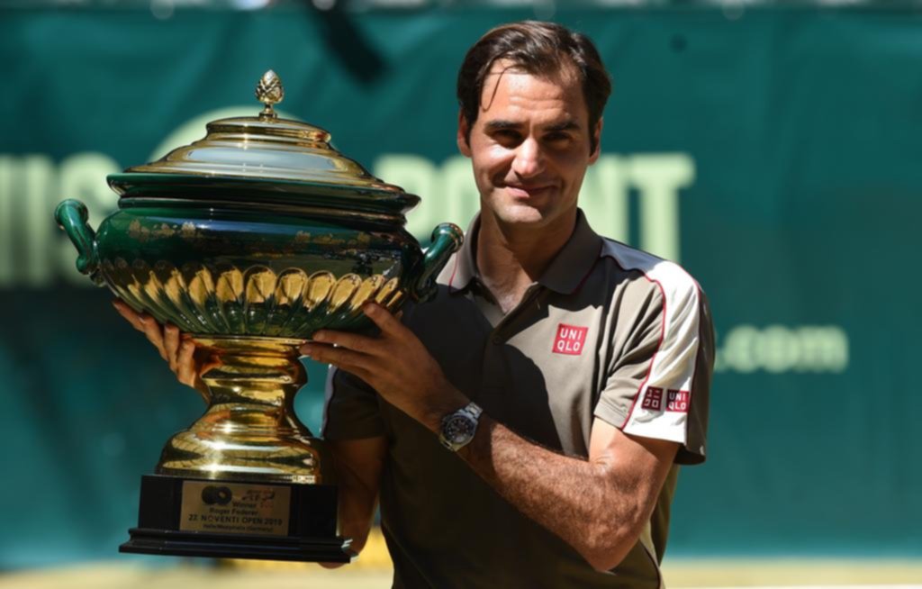 Un “diez” para Federer, que no para de ganar y sigue batiendo récords