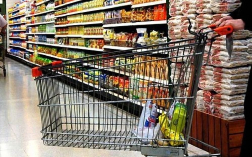 La ventas en los supermercados bajaron 12,6% y acumularon diez meses de retroceso