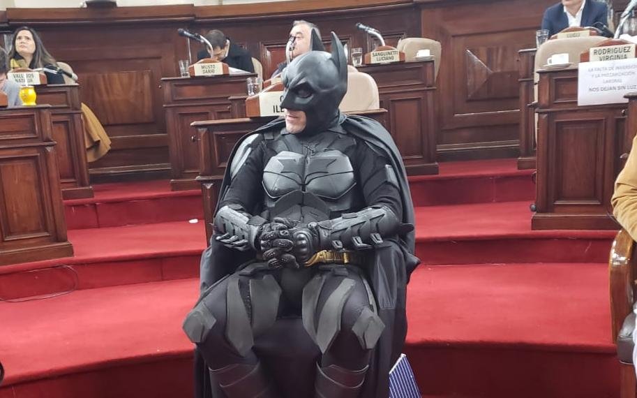 Batman Solidario fue reconocido como “Ciudadano Destacado”