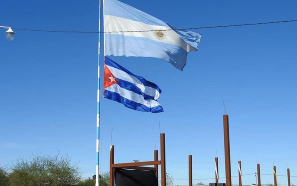 Finocchiaro criticó el homenaje a Cuba y al "Che" Guevara en una escuela de Chaco