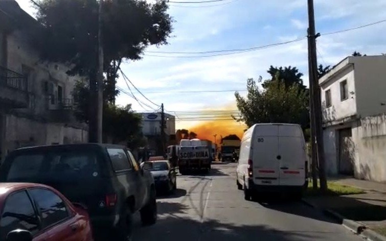 Explotó un contenedor con ácido nítrico en una fábrica de Villa Bosch