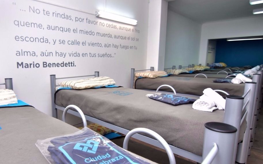 Refuerzan la asistencia a personas en situación de calle ante los intensos fríos