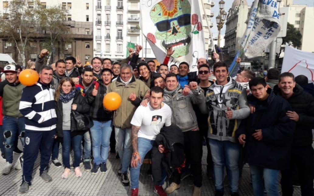 Se movilizaron hasta el Congreso contra el cierre de las comunidades terapéuticas 