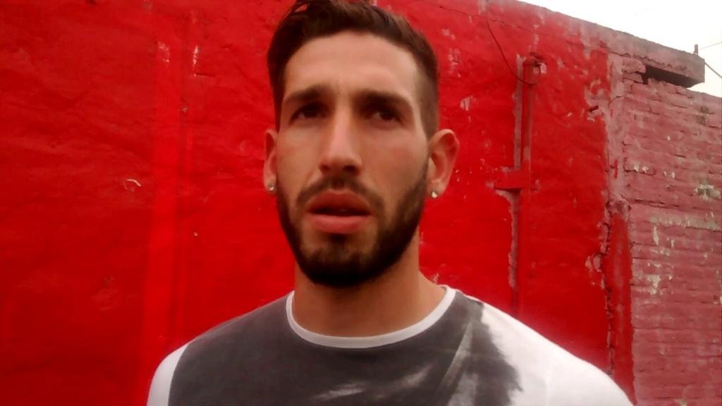 Sergio Meli dejó Camba para sumarse a Riestra y Casanueva sigue en la búsqueda de refuerzos