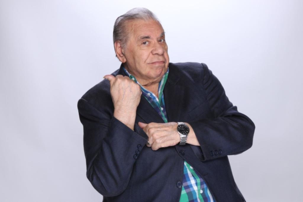 Enrique Pinti: “En España ser panqueque es un delito, acá es normal y no se les cae la cara”