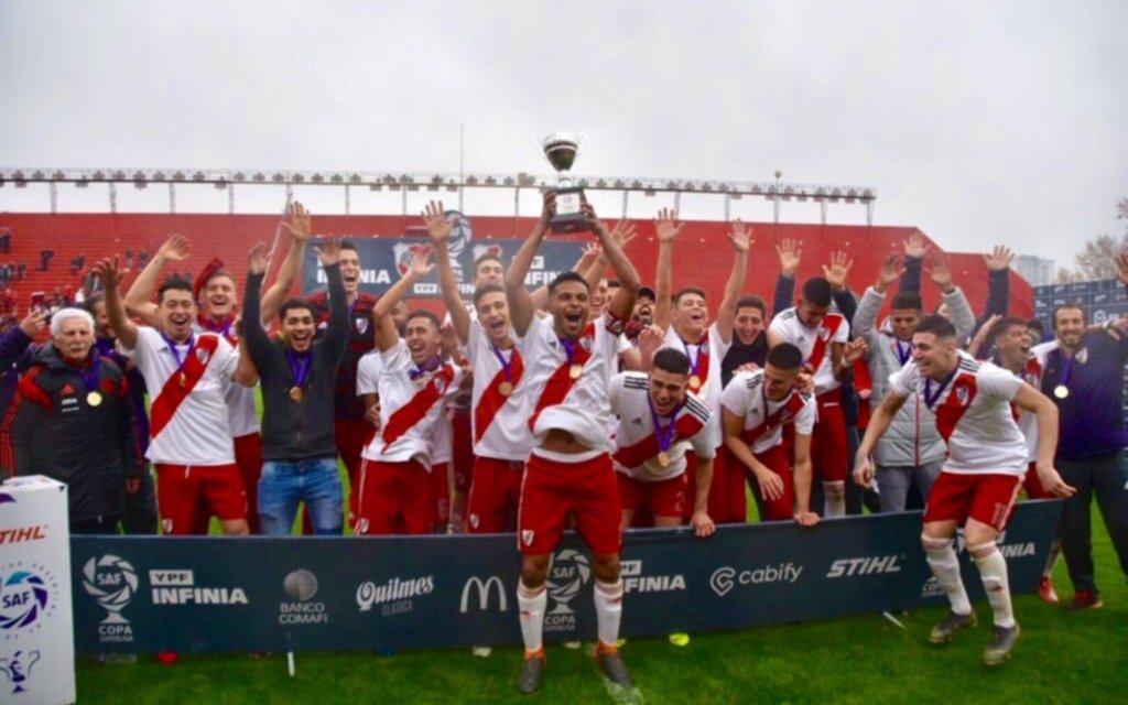 River venció en los penales a Boca y se coronó campeón de la cuarta división