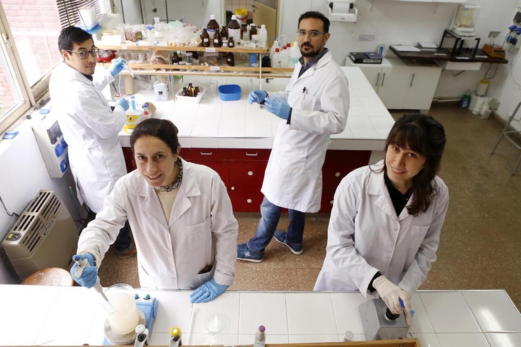 Investigadores platenses utilizan arcilla milenaria para mejorar la calidad del agua