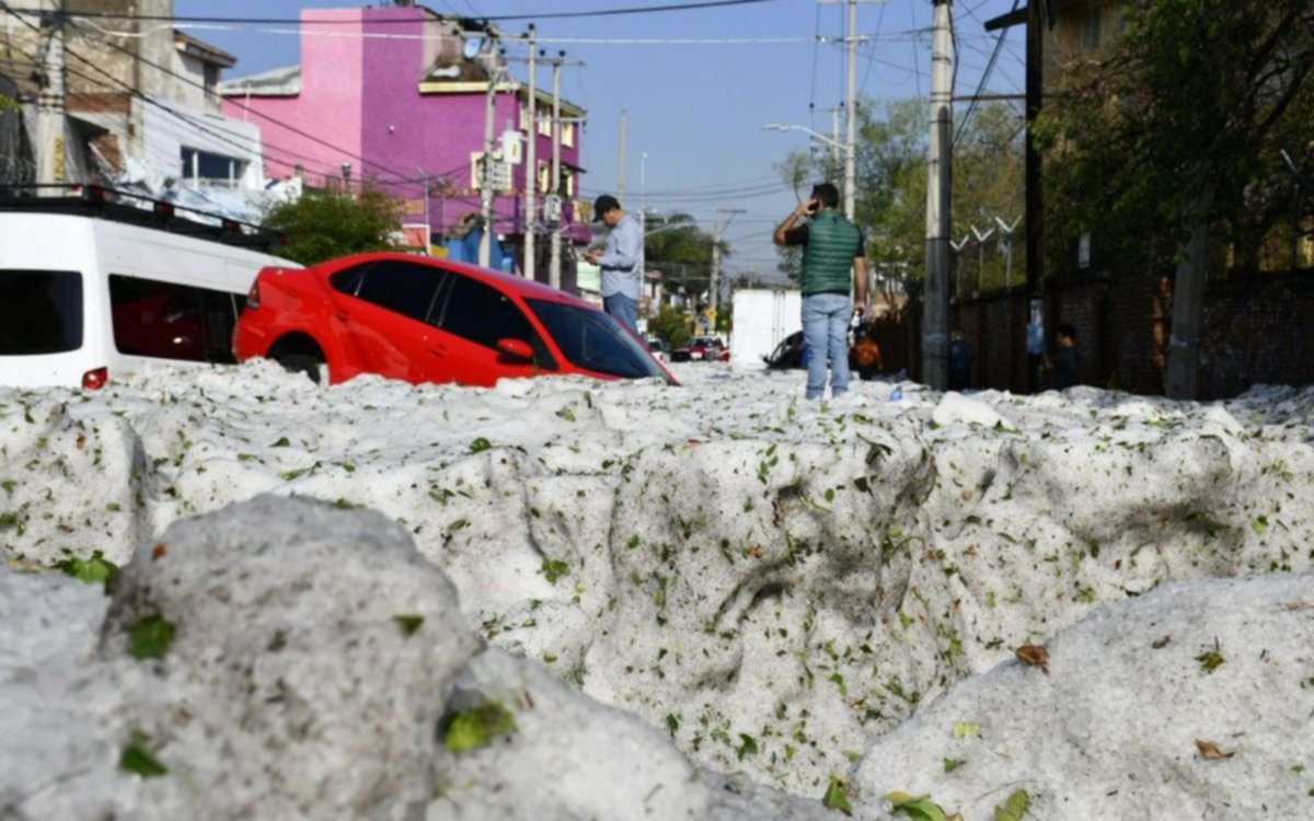 Imágenes increíbles del granizo que cubrió por completo Guadalajara