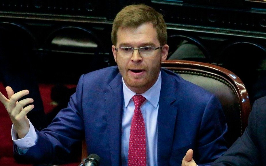 Massot: "La responsabilidad de Monzó contrasta con la imprudencia de Carrió"