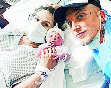 Nació Abril, la hija de Barby Silenzi y El Polaco