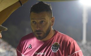 ¿Miguel Russo le sopla el arquero a Diego?