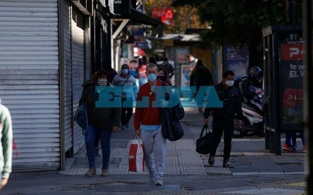 Salir a correr, comercio, reuniones... ¿qué está permitido y qué no en La Plata?