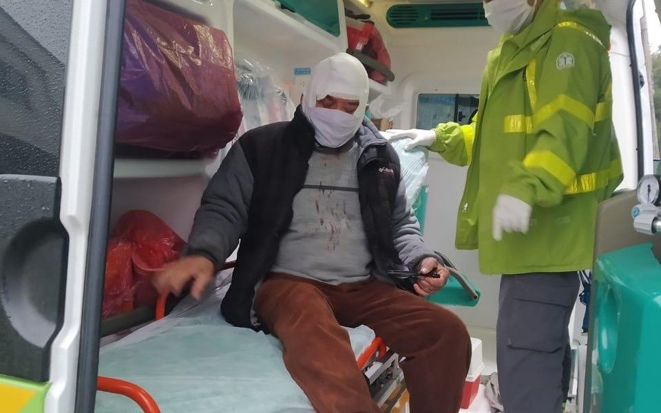 Durante una discusión un joven de Ringuelet atacó a su padre a cuchillazos