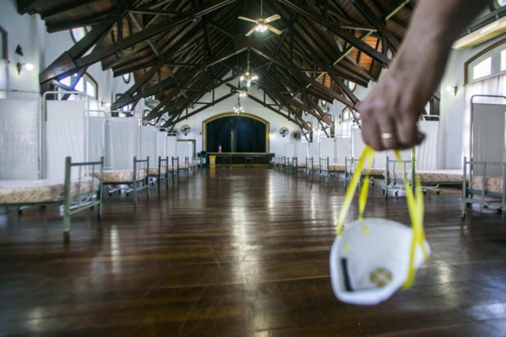 La Provincia evalúa el uso de los hospitales de campaña, mientras crecen los contagios