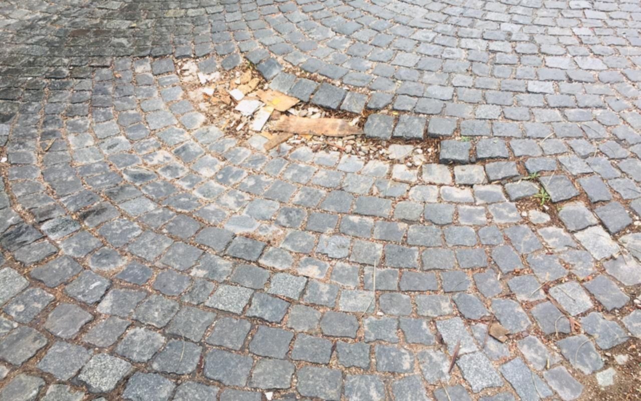 Quejas por el pésimo estado de la calzada vehicular en diagonal 112, 6 y 7