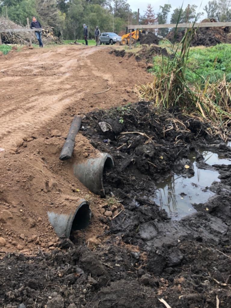 Clausuran la construcción de un puente clandestino
