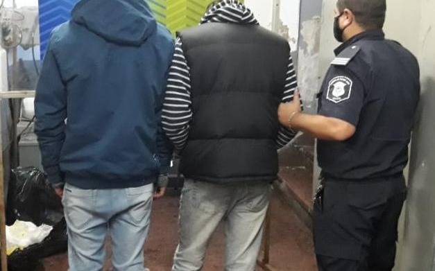 En la Zona Roja no saben de cuarentena: cayeron un hombre y su hijo buscados por vender drogas