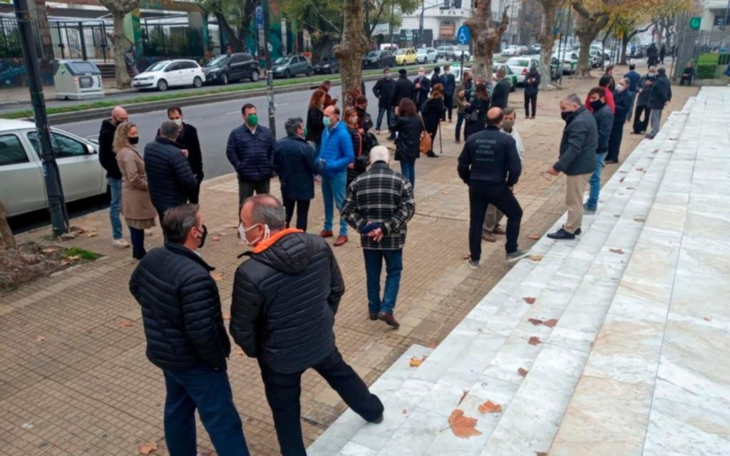 Escribanos platenses, a la espera de un comunicado oficial para volver a la actividad