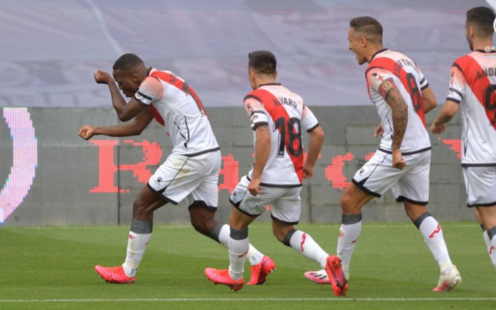 Con el éxito del Rayo Vallecano, volvió el fútbol español de segunda