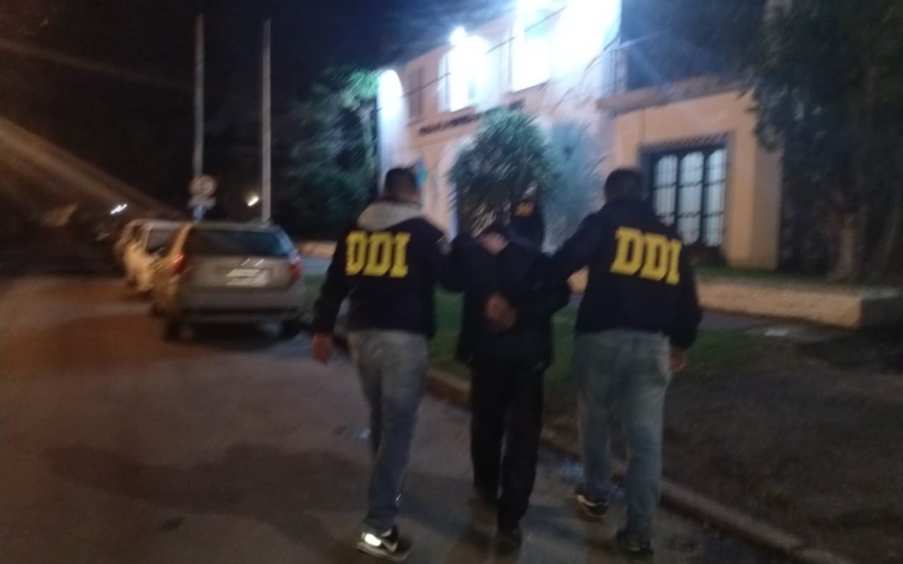 Tres detenidos y un prófugo por la sangrienta disputa en la que murió una vecina en City Bell