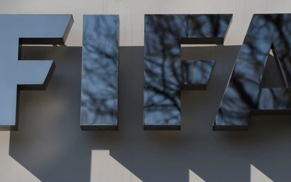 FIFA presentó una guía sobre cuestiones regulatorias relativas al fútbol a causa de la COVID-19