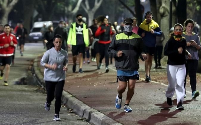 El futbolista argentino al que se vio corriendo por las calles porteñas