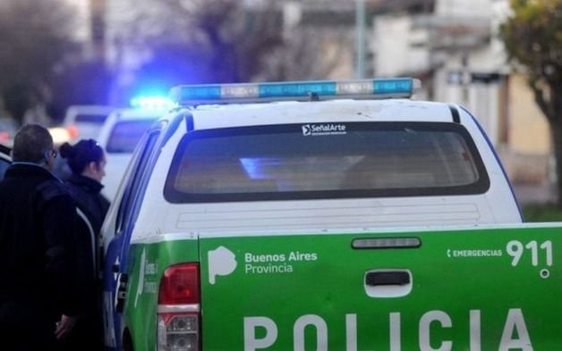 Berisso: le robaron el arma reglamentaria y sus pertenencias a una policía