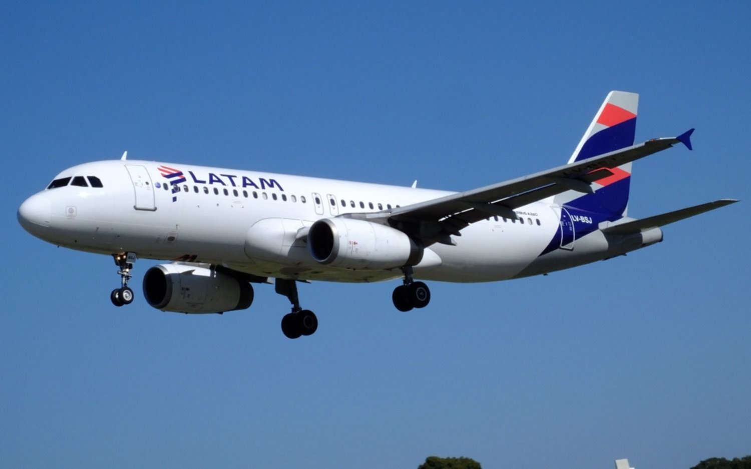 LATAM cierra la filial Argentina y deja de operar los vuelos internos en el país