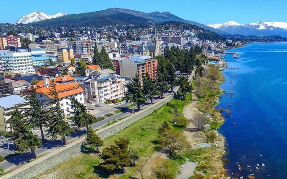 Platense quedó varado en Bariloche, una familia lo alojó y violó a nena de 11 años
