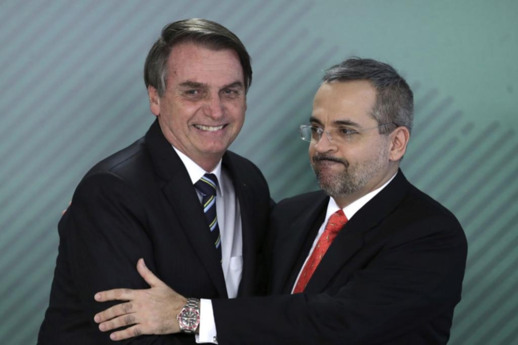 Renunció el ministro de Educación de Bolsonaro