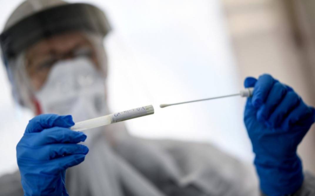 Informan un nuevo fallecimiento y suman 980 los muertos por coronavirus en la Argentina