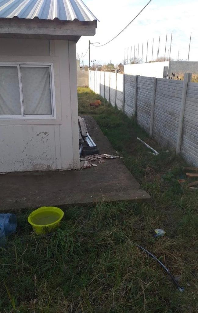Entró a robar en una casa de su barrio y lo mataron dos perros