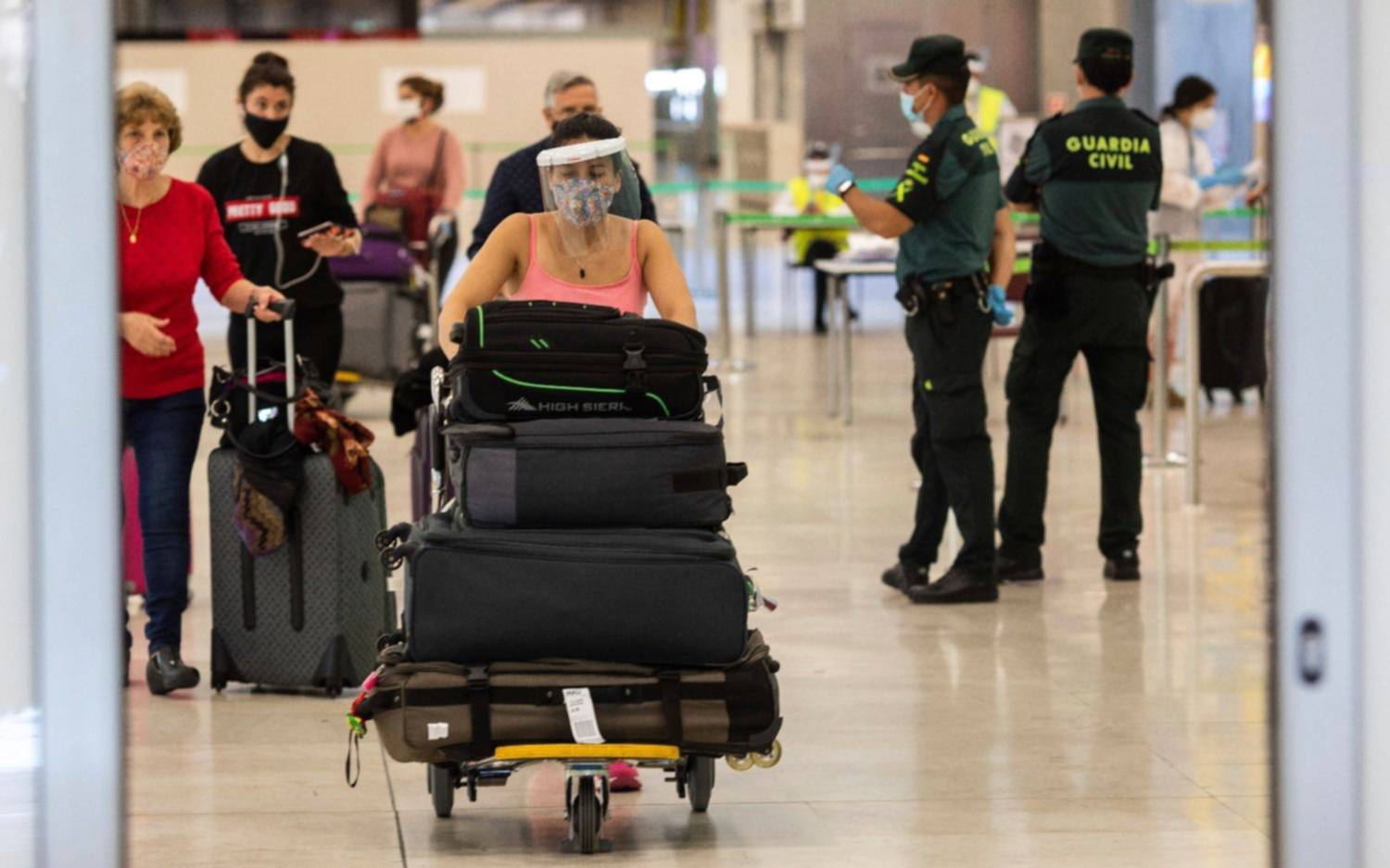 España levantó el estado de alarma y reabrió las fronteras al resto de países de la Unión Europea