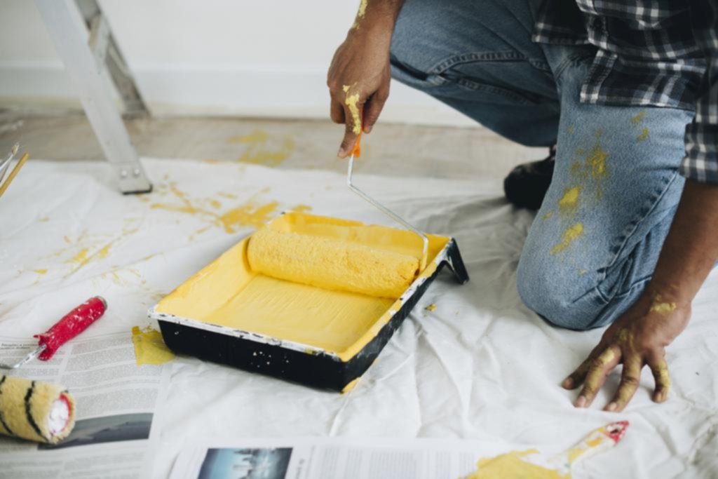 Pintar la casa para aprovechar el tiempo, una actividad a la que se le animaron muchas familias
